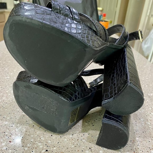 Aldo Platform Womens Sandal wide thick heel. - Picture 5 of 7